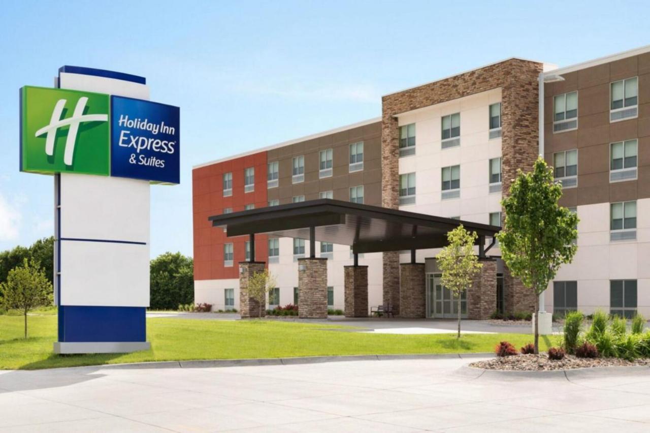 Holiday Inn Express & Suites - Canton By Ihg Exterior photo